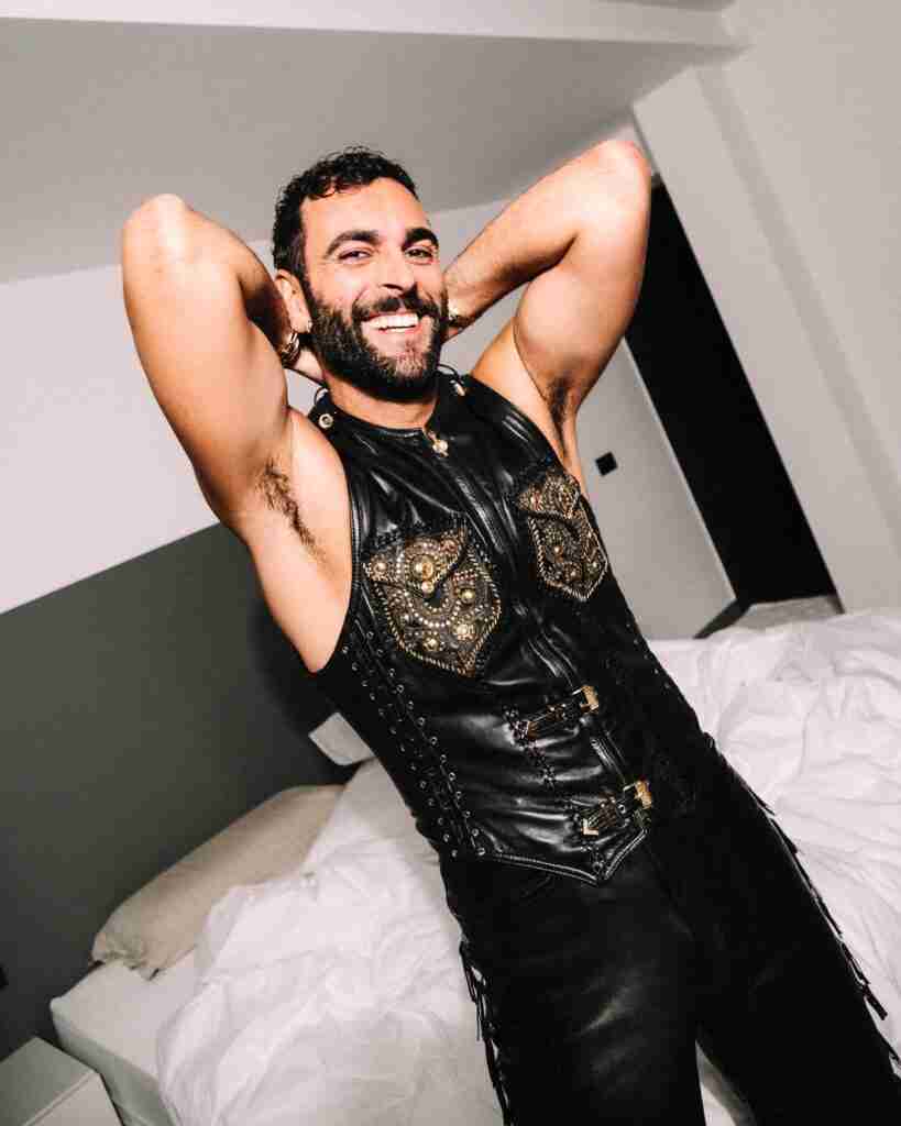 I look di Marco Mengoni a Sanremo. Quello che già sappiamo 3 Marco Mengoni