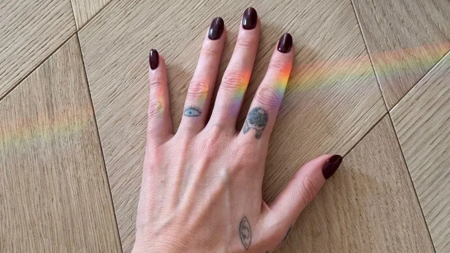 Mano Chiara senza fede