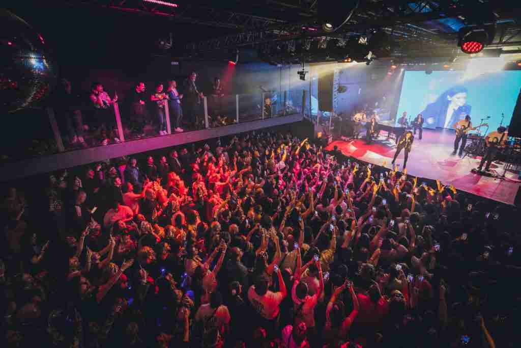 Laura Pausini compie 50 anni e organizza il Birthday Paurty 2 Laura Pausini compleanno