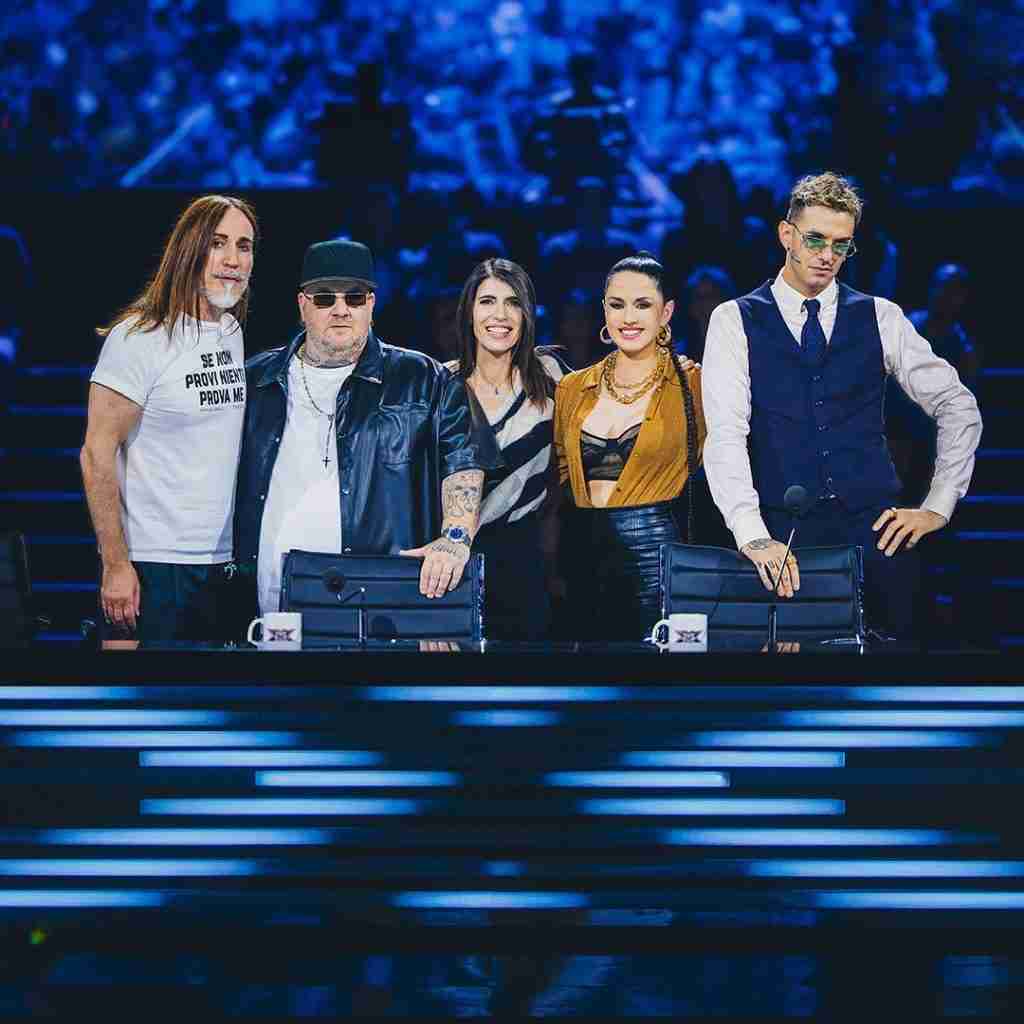 Achille Lauro a X Factor 2024: voi sapete cosa sono le 'fragole'? 1 Achille Lauro fragole X Factor 2024