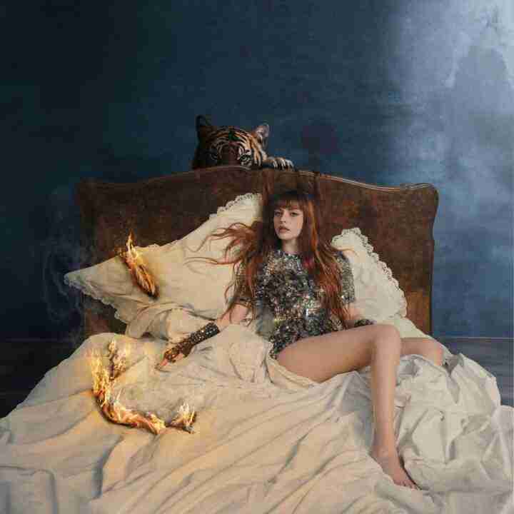 Tutto brucia. Annalisa: "Ma io sono fuoco" 1 Copertina album Annalisa