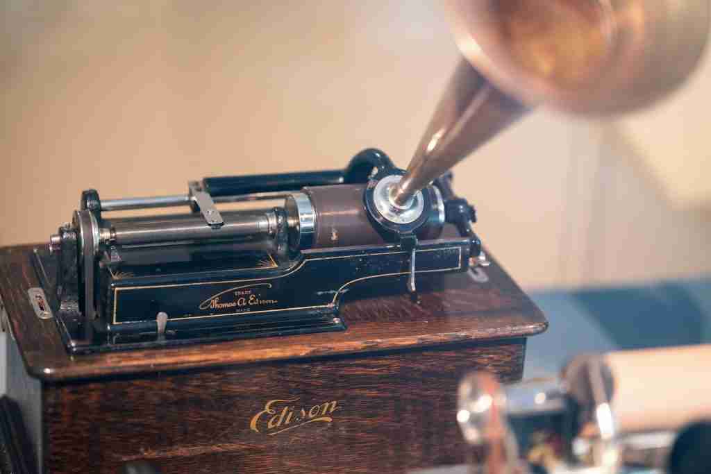 Edison e la musica: dall'intuizione al fallimento in discografia nel 1930 2 edison fonografo