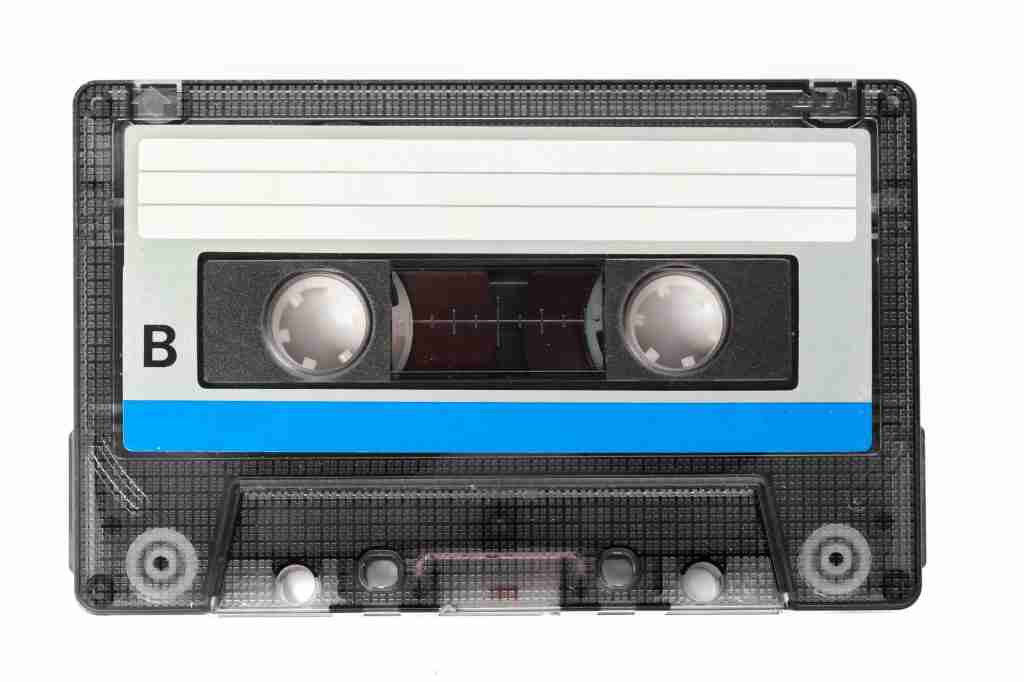 Le Major discografiche dal 1980 al 2000: da sei a tre l'Olimpo è troppo stretto per tutti 2 musicassetta storia major discografiche