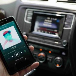 Spotify in auto
